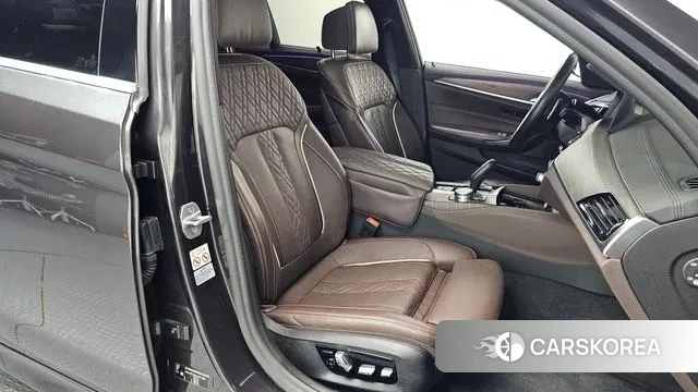 BMW 5 Series (G30) id 3789044 из Кореи 20