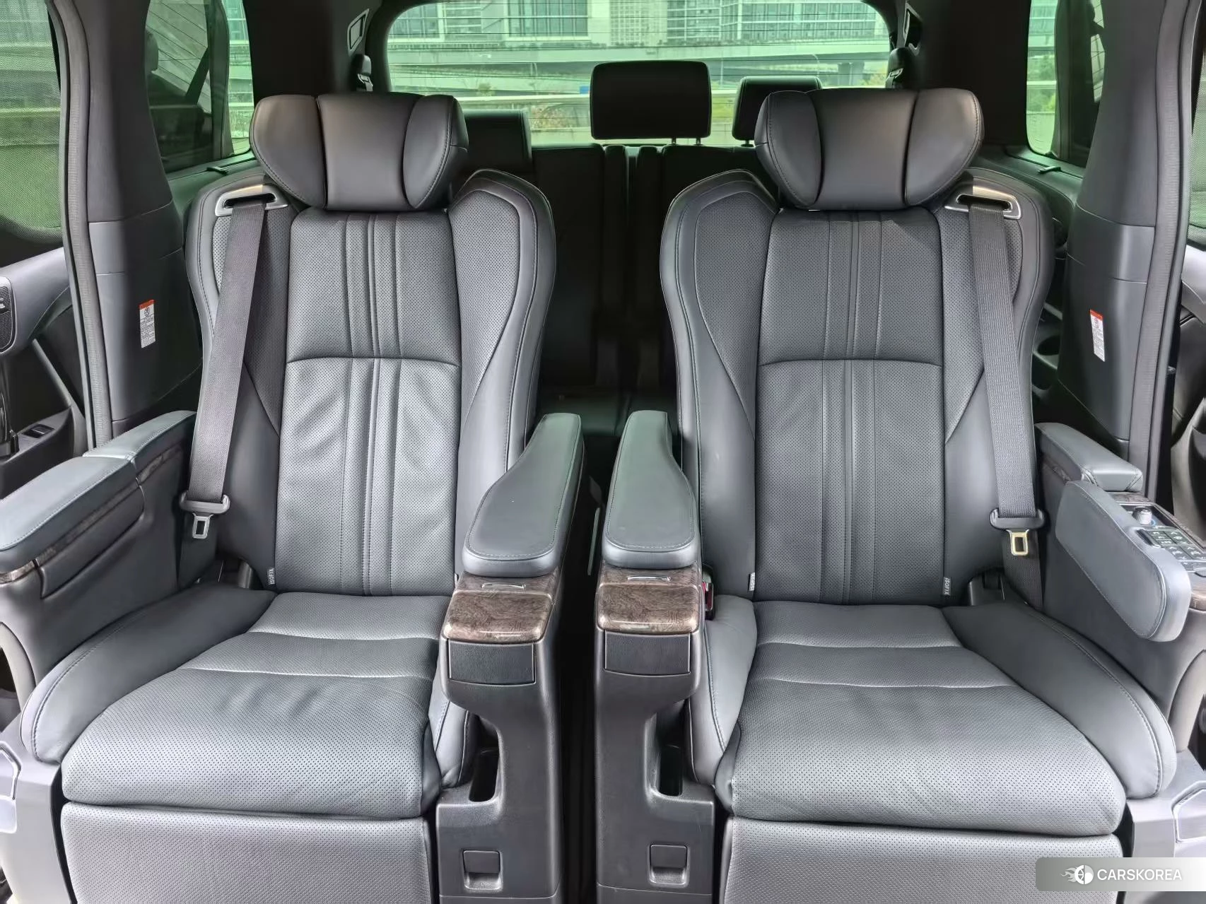 Toyota Alphard id 4467387 из Китая 20