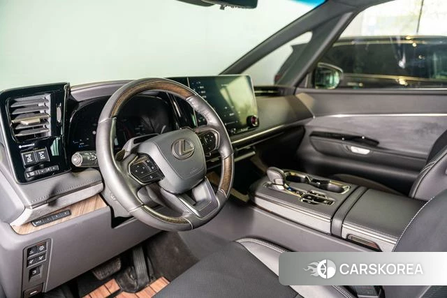 Lexus LM id 4264202 из Китая 22