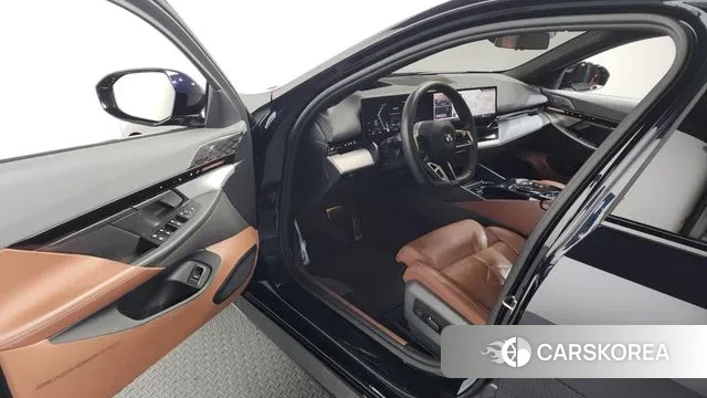 BMW 5 Series (G60) id 3751119 из Кореи 20