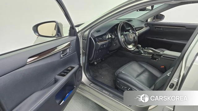Lexus New ES300h id 4496974 из Кореи 20