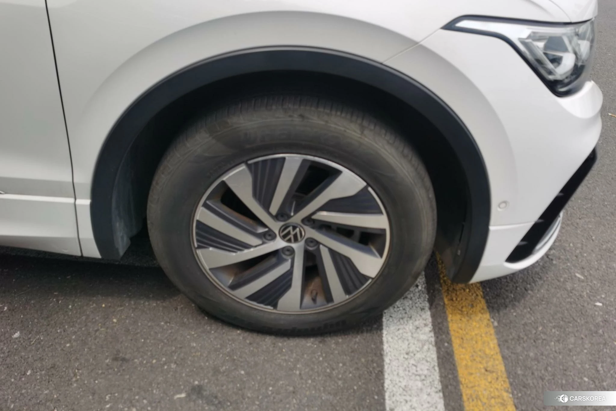 Volkswagen Tiguan L PHEV id 4461696 из Китая 17