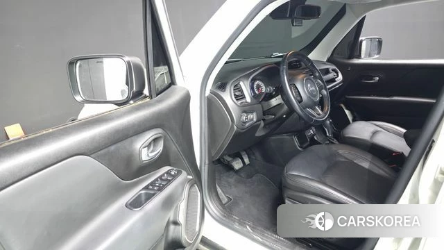 Jeep Renegade id 4434792 из Кореи 32