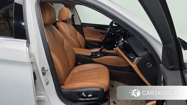 BMW 5 Series (G30) id 3703894 из Кореи 20