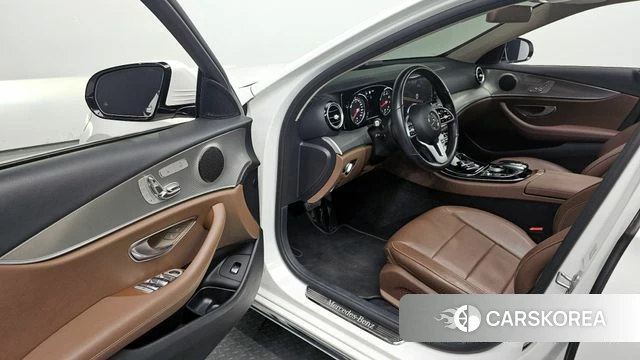 Mercedes-Benz E-Class W213 id 4188354 из Кореи 31