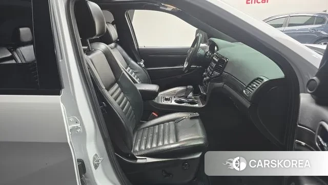 Jeep Grand Cherokee id 3681855 из Кореи 20