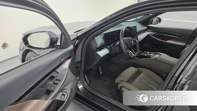 BMW 5 Series (G60) id 4177980 из Кореи 20