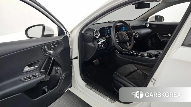 Mercedes-Benz A-Class W177 id 4482668 из Кореи 31