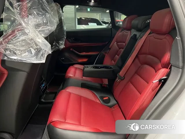 Porsche Taycan id 3550484 из Кореи 17