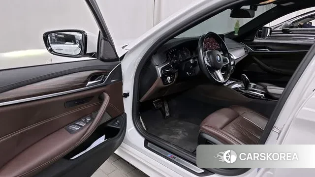 BMW 5 Series (G30) id 3329537 из Кореи 20