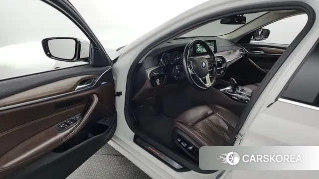 BMW 5 Series (G30) id 2966452 из Кореи 20