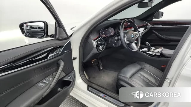 BMW 5 Series (G30) id 3212684 из Кореи 20