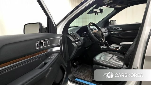 Ford Explorer id 4225678 из Кореи 31