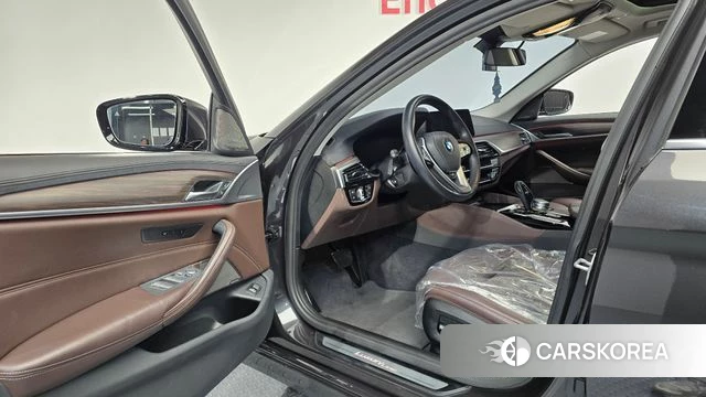 BMW 5 Series (G30) id 3898984 из Кореи 20