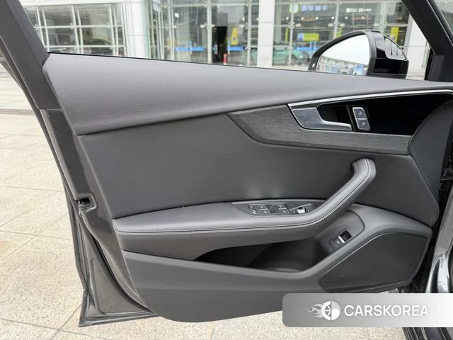 Audi A4L id 4299589 из Китая 31