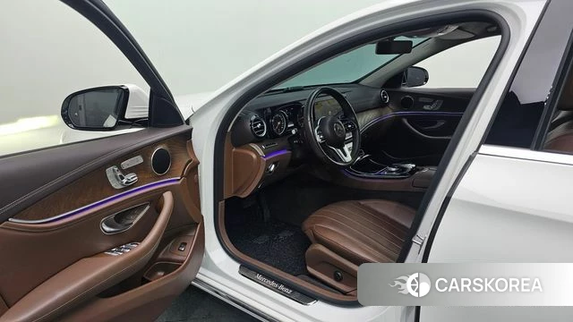 Mercedes-Benz E-Class W213 id 4384378 из Кореи 31