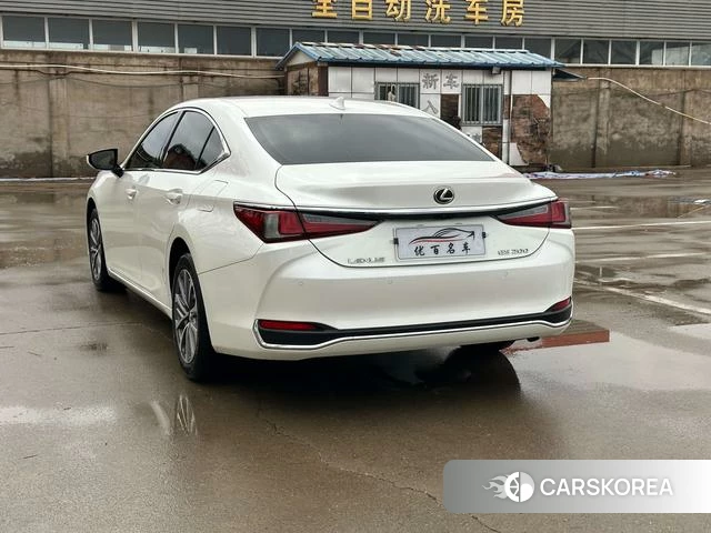 Lexus ES id 4307412 из Китая 28