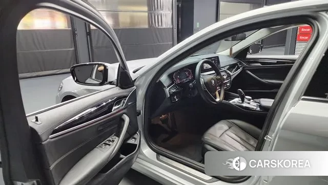 BMW 5 Series (G30) id 3171083 из Кореи 20