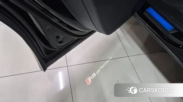 Audi RSQ8 (4M) id 3228884 из Кореи 13