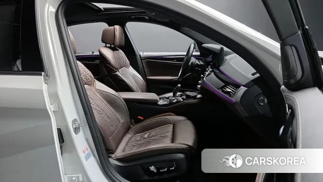 BMW 5 Series (G30) id 3787622 из Кореи 20