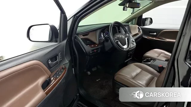 Toyota Sienna id 3708901 из Кореи 20