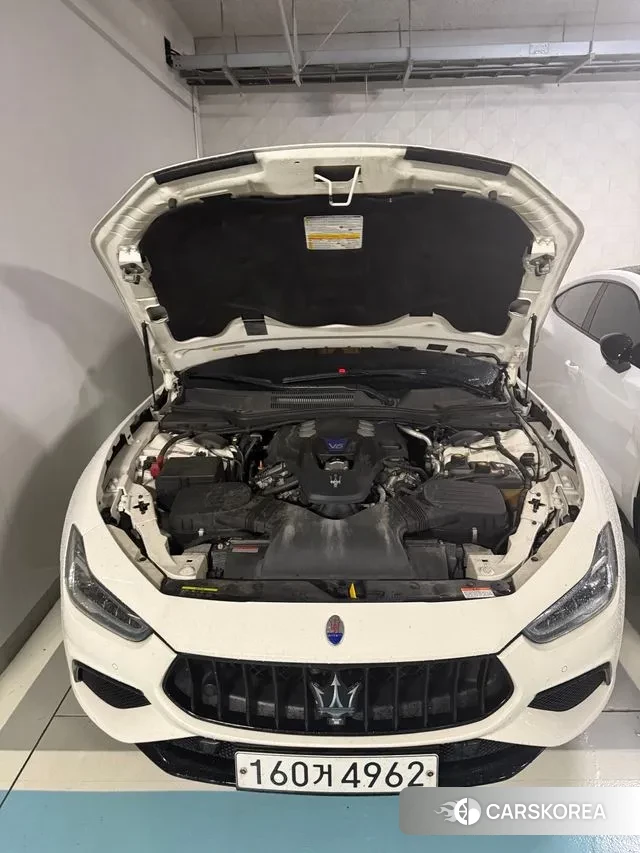 Maserati Ghibli id 3283901 из Кореи 17