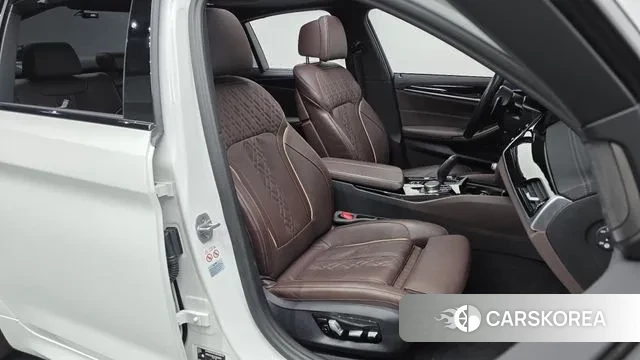 BMW 5 Series (G30) id 3649425 из Кореи 20