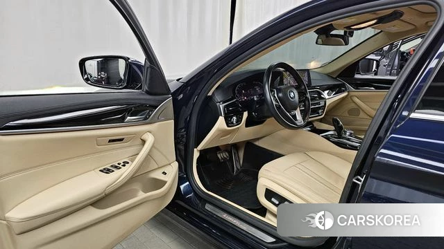 BMW 5 Series (G30) id 3813824 из Кореи 20