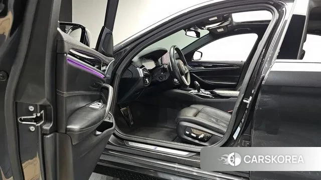 BMW 5 Series (G30) id 3748106 из Кореи 20