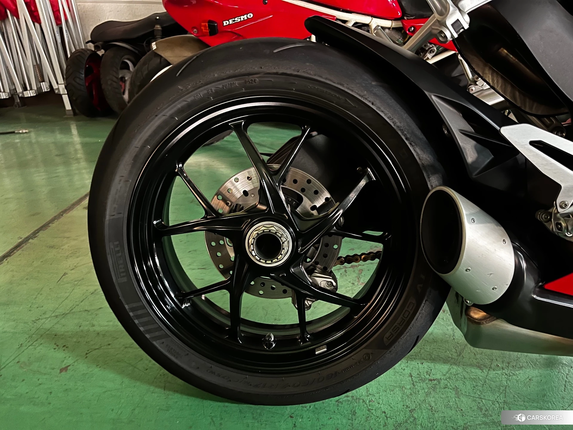 Ducati PANIGALE V2 id 3951994 из Японии 11