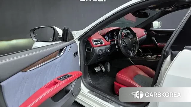 Maserati Ghibli id 3465038 из Кореи 20