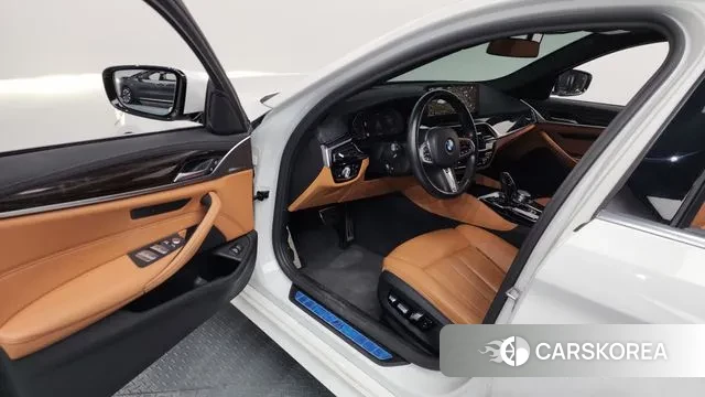 BMW 5 Series (G30) id 3702525 из Кореи 20