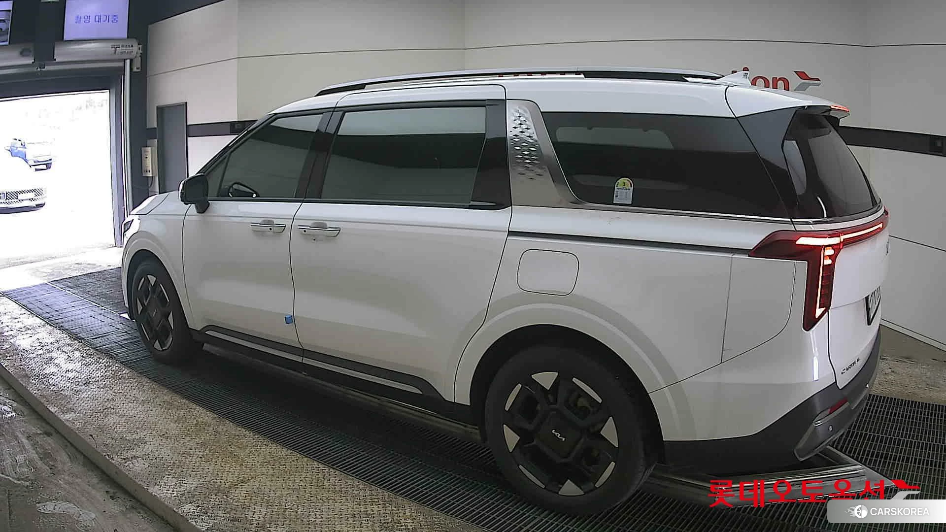 Kia Carnival Hybrid id 3888408 из Кореи 37