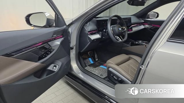 BMW 5 Series (G60) id 3870075 из Кореи 20