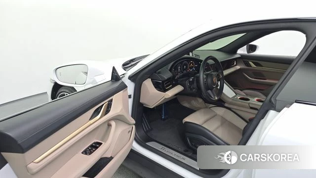 Porsche Taycan id 4381055 из Кореи 37
