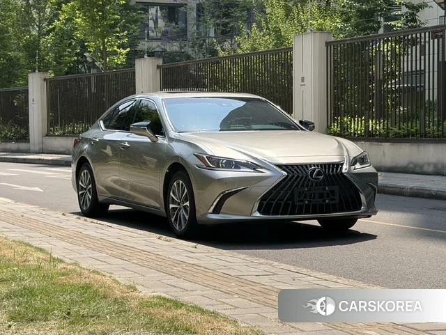 Lexus ES id 4300147 из Китая 26