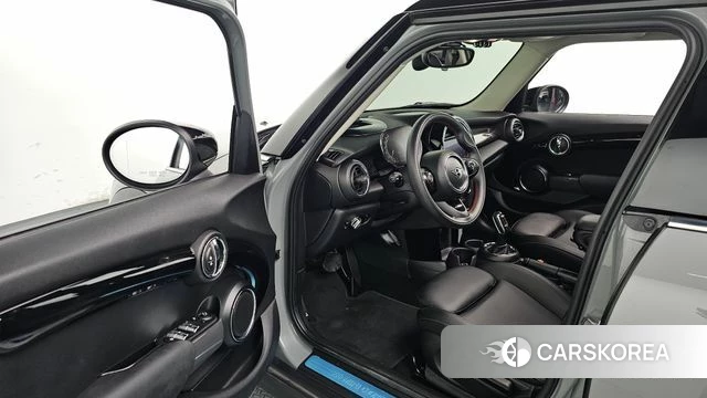 Mini Cooper S id 4556699 из Кореи 31