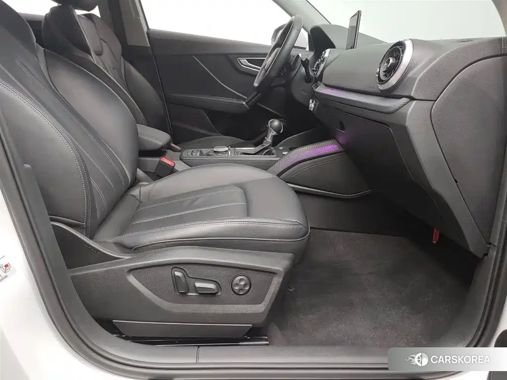 Audi Q2L id 4583603 из Китая 30