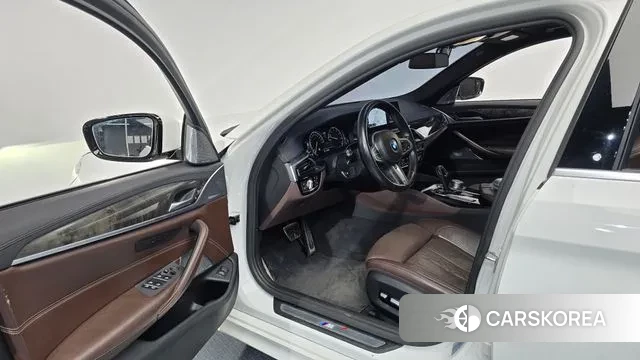 BMW 5 Series (G30) id 3391792 из Кореи 20