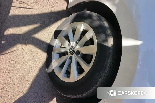 Volkswagen Bora id 4334806 из Китая 17