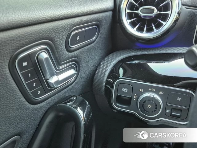 Mercedes-Benz A-Class W177 id 3823869 из Кореи 15