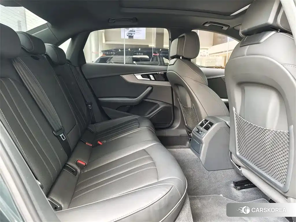 Audi A4L id 4577418 из Китая 17