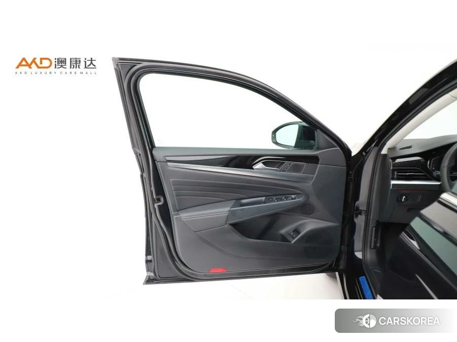 Volkswagen Passat PHEV id 4426869 из Китая 10