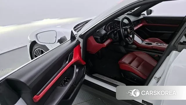 Porsche Taycan id 3390376 из Кореи 20