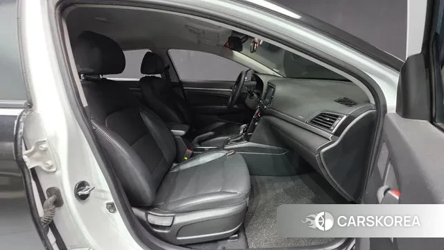 Hyundai Avante AD id 3325239 из Кореи 20