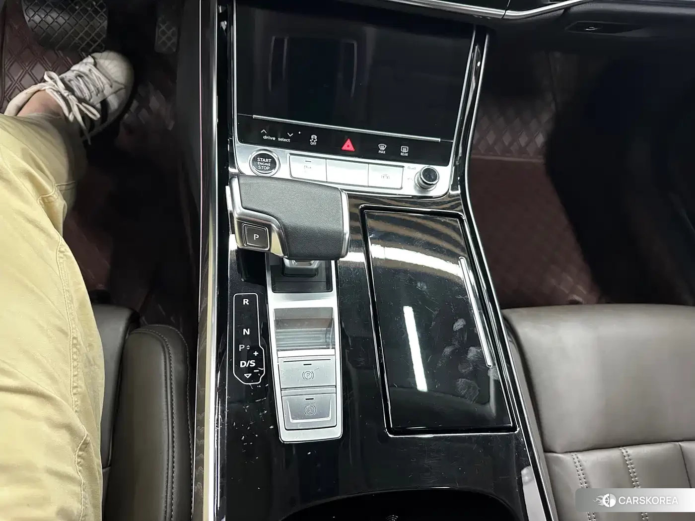 Audi A8 id 4589386 из Китая 19