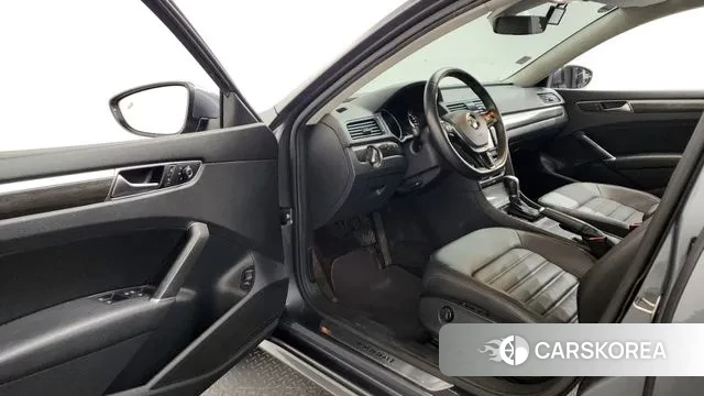 Volkswagen The New Passat id 3386111 из Кореи 20