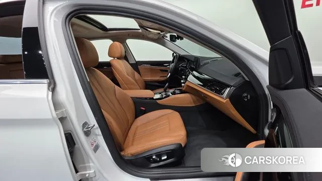 BMW 5 Series (G30) id 3602264 из Кореи 20