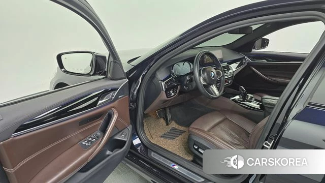 BMW 5 Series (G30) id 4620514 из Кореи 33