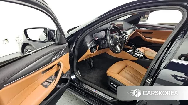 BMW 5 Series (G30) id 3452561 из Кореи 20